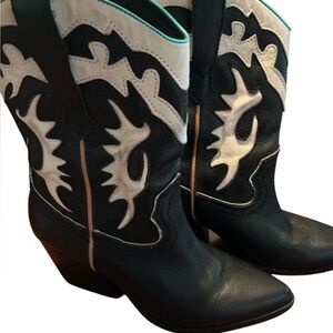 Dolce Vita cowgirl boots size 6
